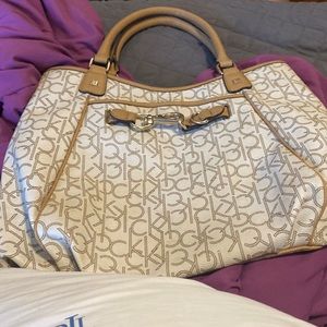 This bag was maybe used once or twice pretty new condition and a lot of space